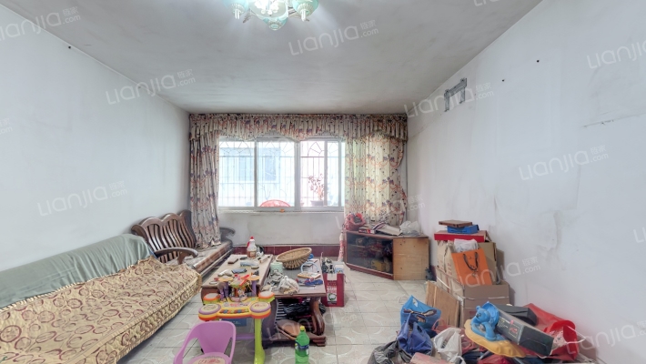 锦霞花苑二手房实景图