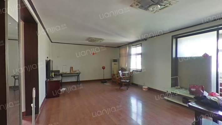 地铁沁园小区二手房实景图