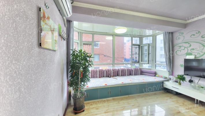温馨花园二手房实景图