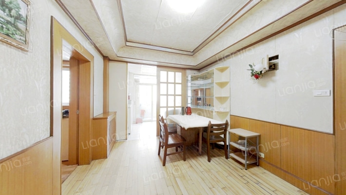 莲花山路二手房实景图