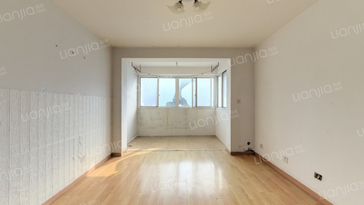 新南家园二手房实景图