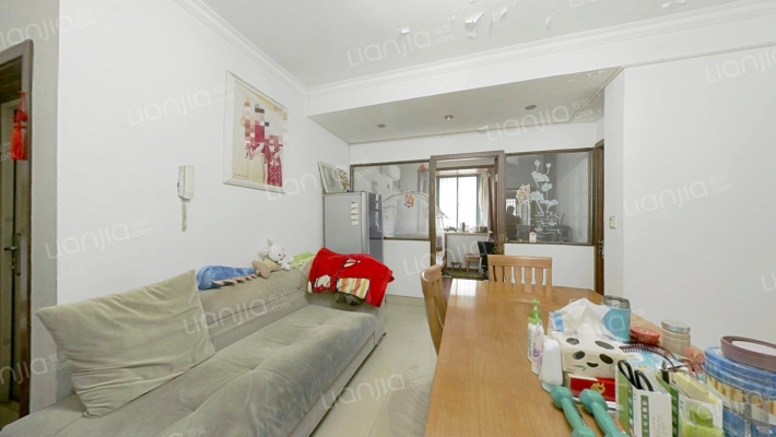 秦峰花园二村二手房实景图