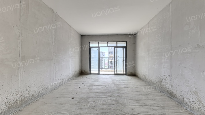 渔龙半湾A区二手房实景图