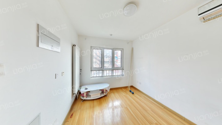 芳和嘉园二手房实景图