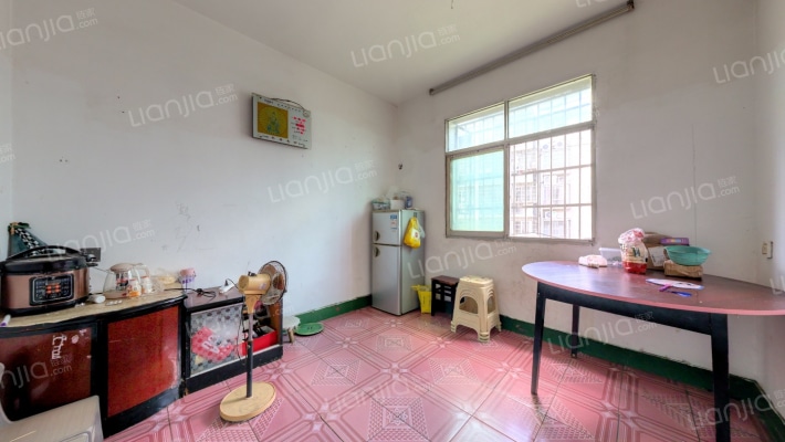 新量刃社区二手房实景图