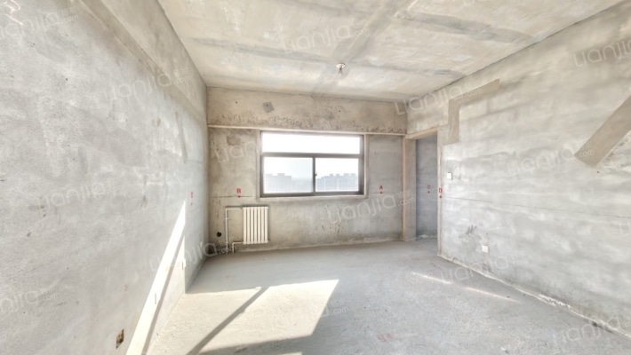 企业家苑二手房实景图