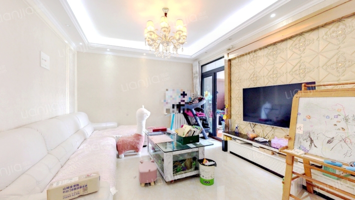 塞纳河畔二手房实景图