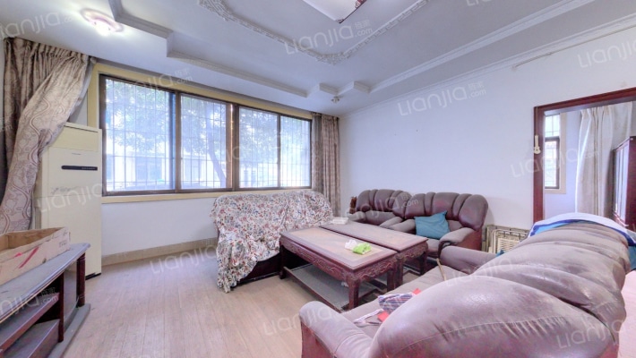 泰山北路三段152号二手房实景图