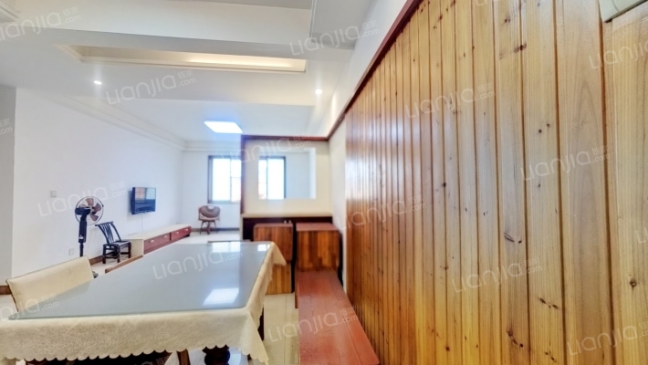 岳阳神驰保养厂家属区二手房实景图