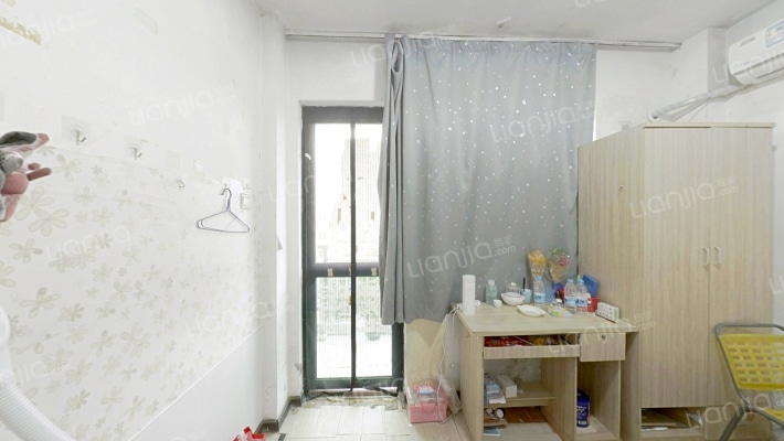 嘉年华花园学生公寓二手房实景图