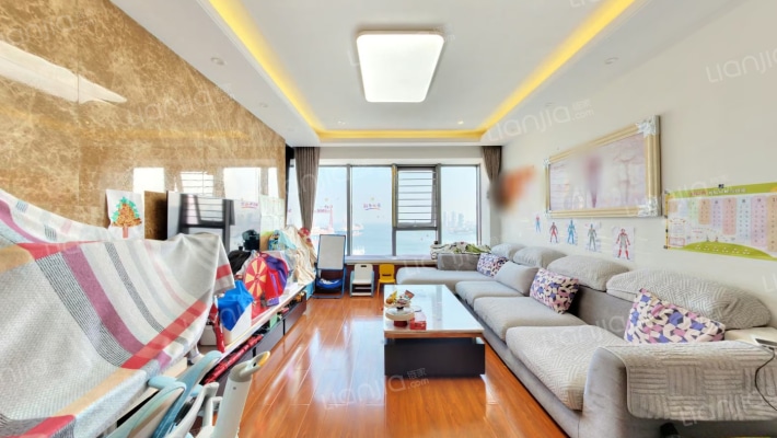 百年港湾B区二手房实景图