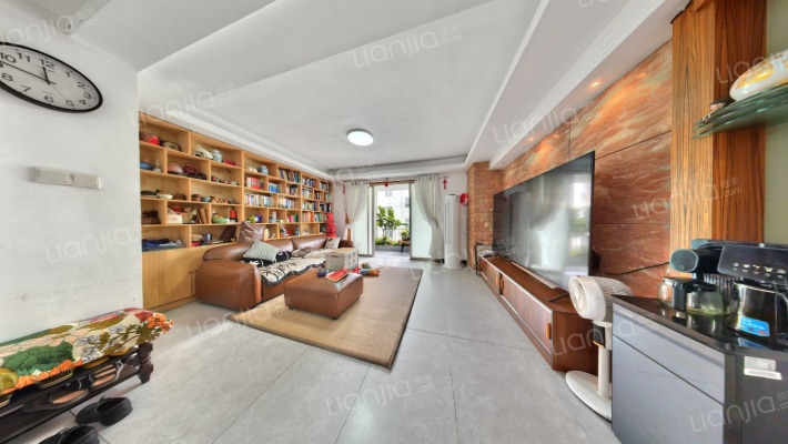 桦润馨居B区二手房实景图