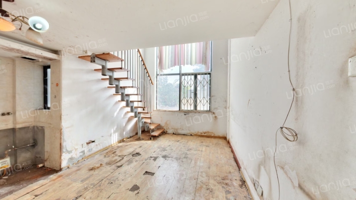 东郊小镇第一街区二手房实景图