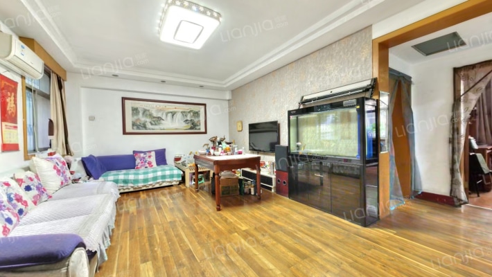 宏伟厂小区二手房实景图