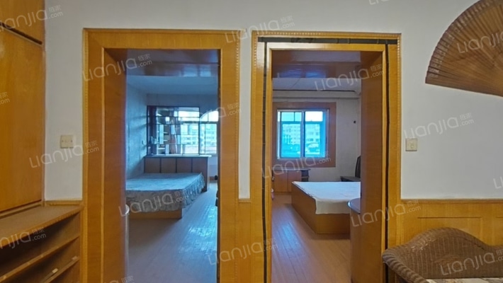 青年路116号院二手房实景图