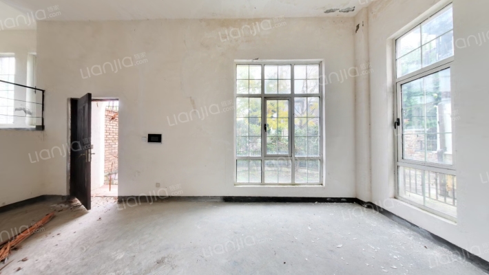 半山卫城朴墅二手房实景图