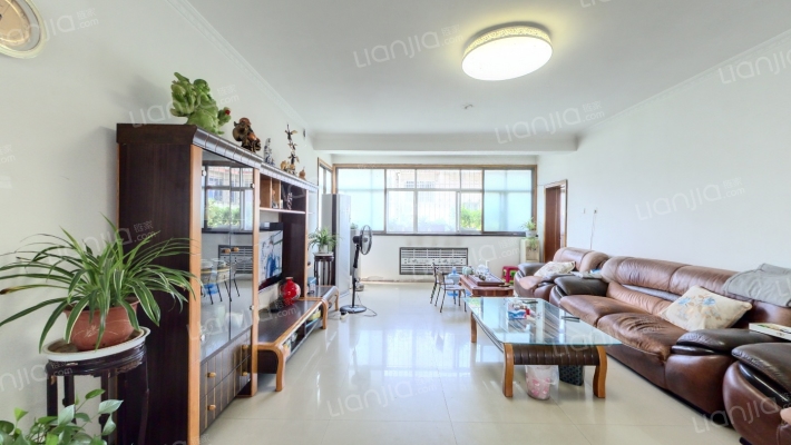 投资公司家属院二手房实景图