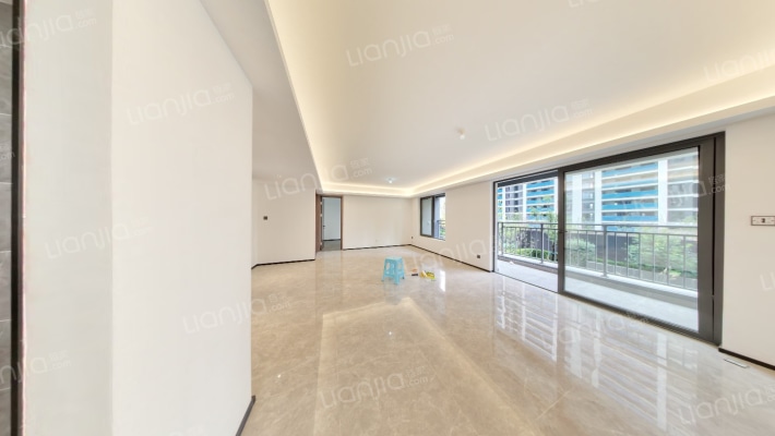 万科云翠隐秀二手房实景图