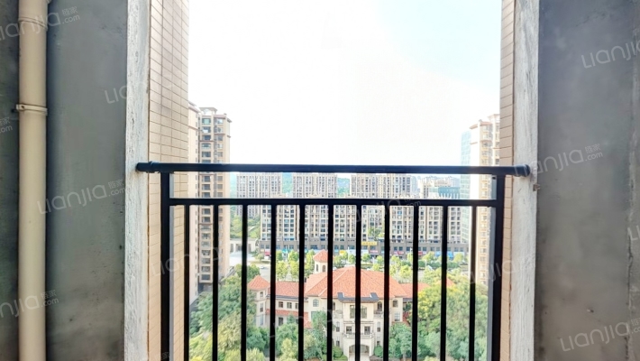 滨水翡丽城二期二手房实景图