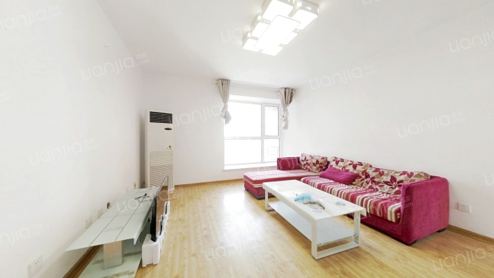 房子属于 南北通透三居中间楼层家具家电齐全拎包入住-客厅