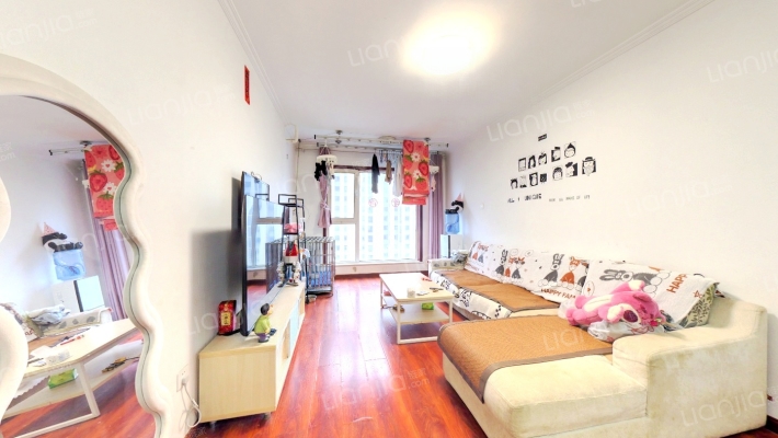 狮子城精装两居房本满二，有租户看房房主系租户-客厅