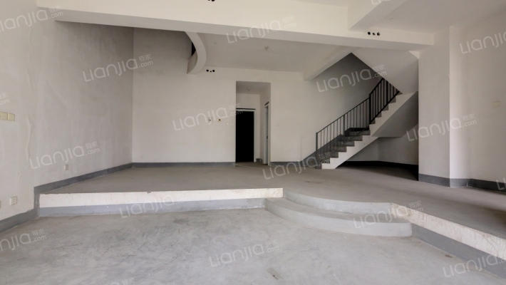 南延线蔚蓝卡地亚二手房实景图