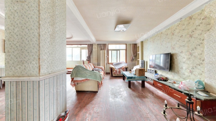 徐家棚街秦臻路社区二手房实景图