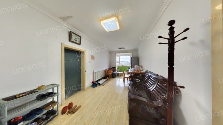 世纪路中段二手房实景图