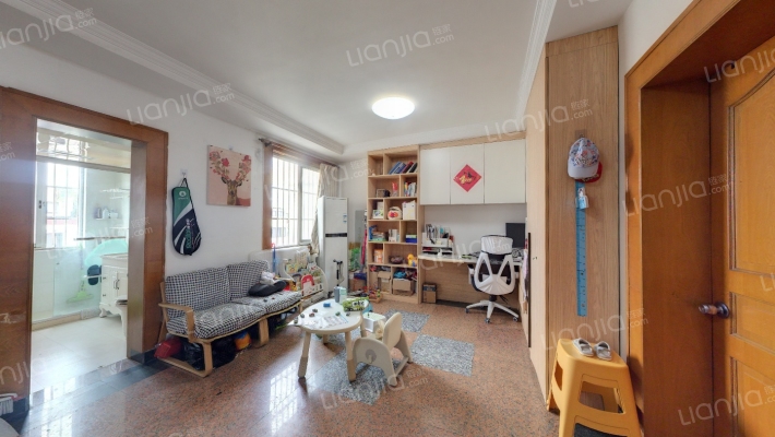 界泾港新村二手房实景图