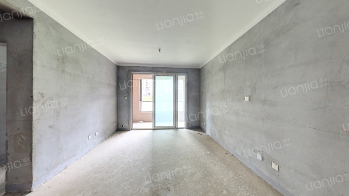 紫艺华府二手房实景图