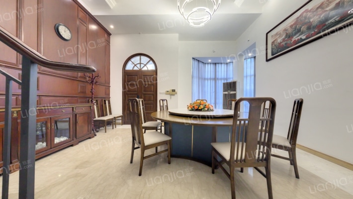 奥玎宫廷别墅二手房实景图