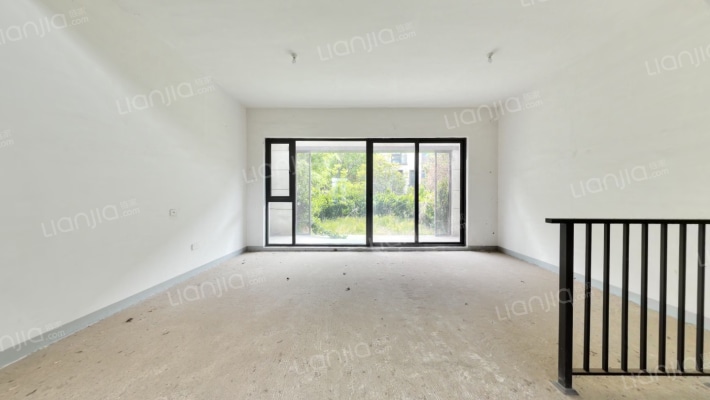 万科民安三度湖山二手房实景图