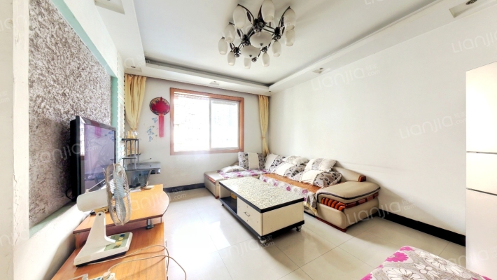 柏林小区卉悦居二手房实景图