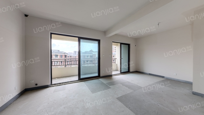 龙湖蔚澜香缇二手房实景图