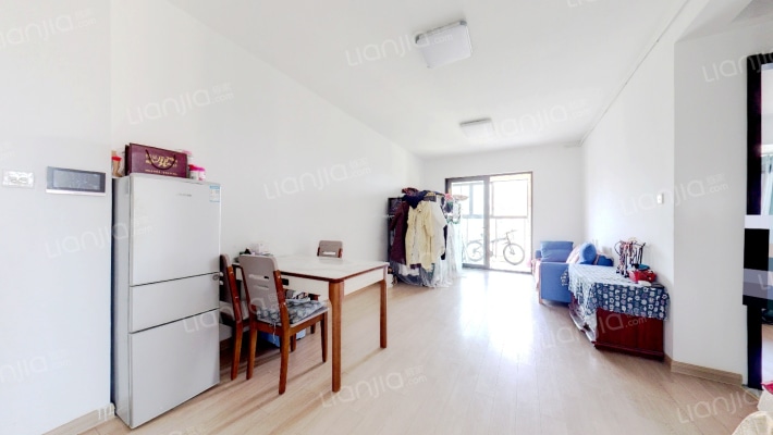 蔚蓝四季二手房实景图