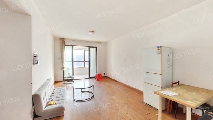 万达临湖苑B区二手房实景图