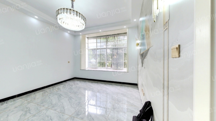 新发路26号二手房实景图