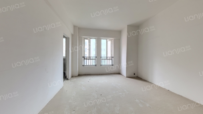 绿地城欧洲风情小镇五月花二手房实景图