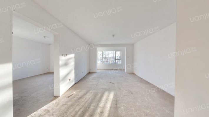 名湖花苑二手房实景图