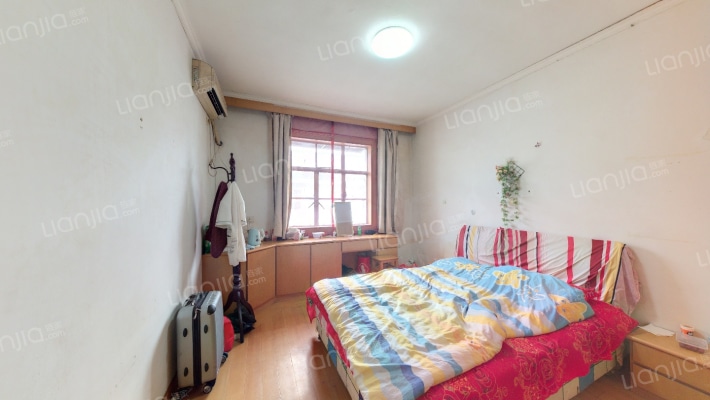 新财神殿前二手房实景图