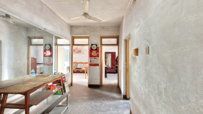 新华服装厂宿舍二手房实景图