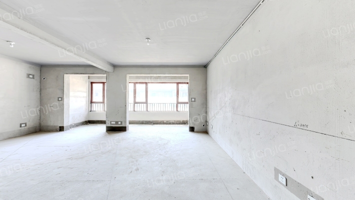 金鹏壹品天成二手房实景图