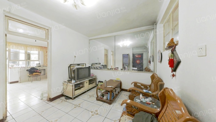 新兴小区二手房实景图