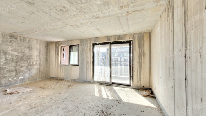 中南樾府二手房实景图