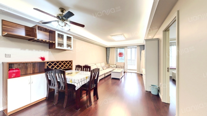 万科翡翠公园二手房实景图