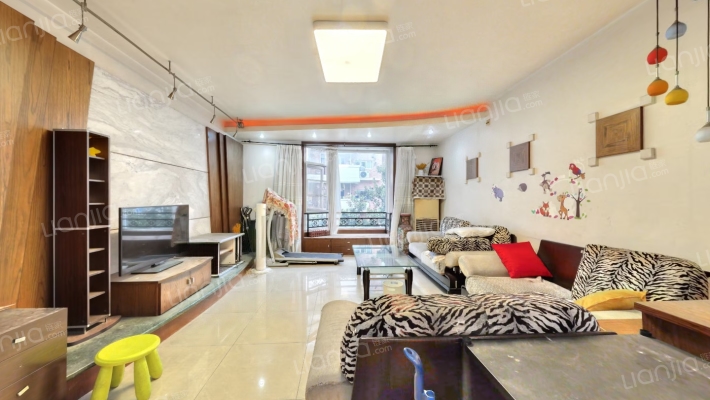 新龙苑东区二手房实景图