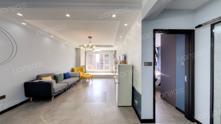 美的城二手房实景图