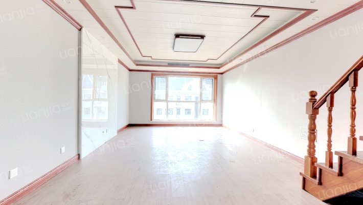 水岸华庭二手房实景图