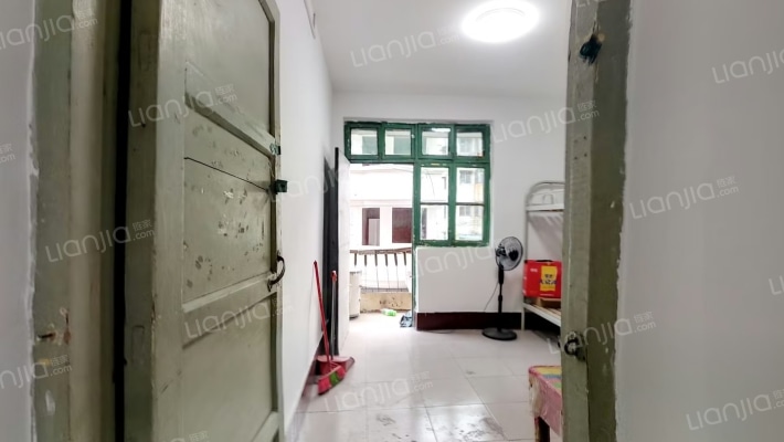 劳动局楼二手房实景图