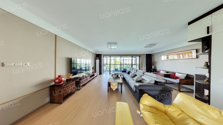 融创阿朵小镇二手房实景图